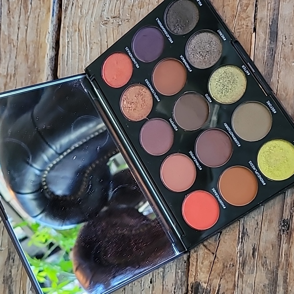 Morphe eyeshadow palette